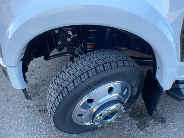 2026 Ford Super Duty F-450 Dually XLT FX4 673A - Photo 10