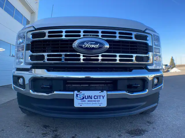 2026 Ford Super Duty F-450 Dually XLT FX4 673A - Photo 14