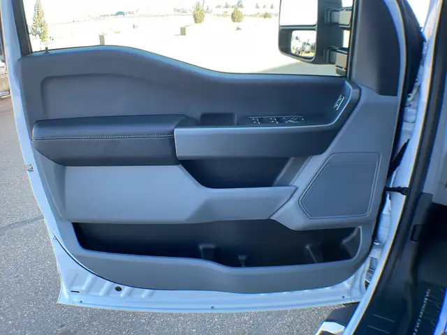 2026 Ford Super Duty F-450 Dually XLT FX4 673A - Photo 18