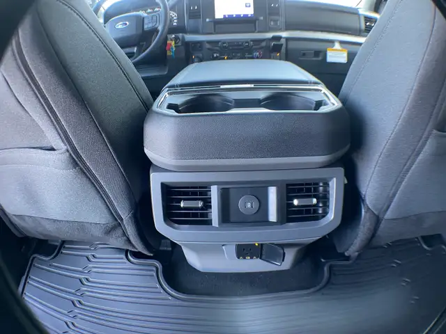 2026 Ford Super Duty F-450 Dually XLT FX4 673A - Photo 30