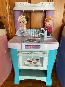 Cuisinette enfant reine des neiges à Drummondville