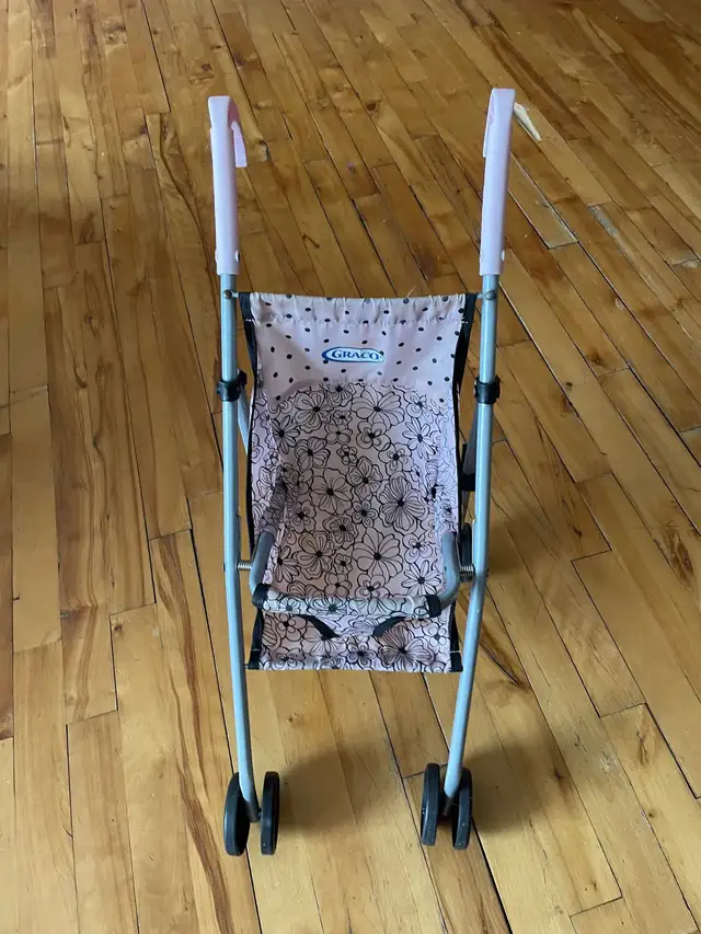 Carrosse pour poupée comme neuf Drummondville