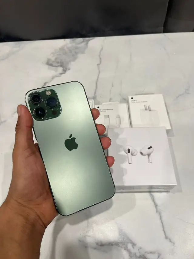 iPhone 13 Pro Max 256GB AirPods/Fast Charger/Delivery