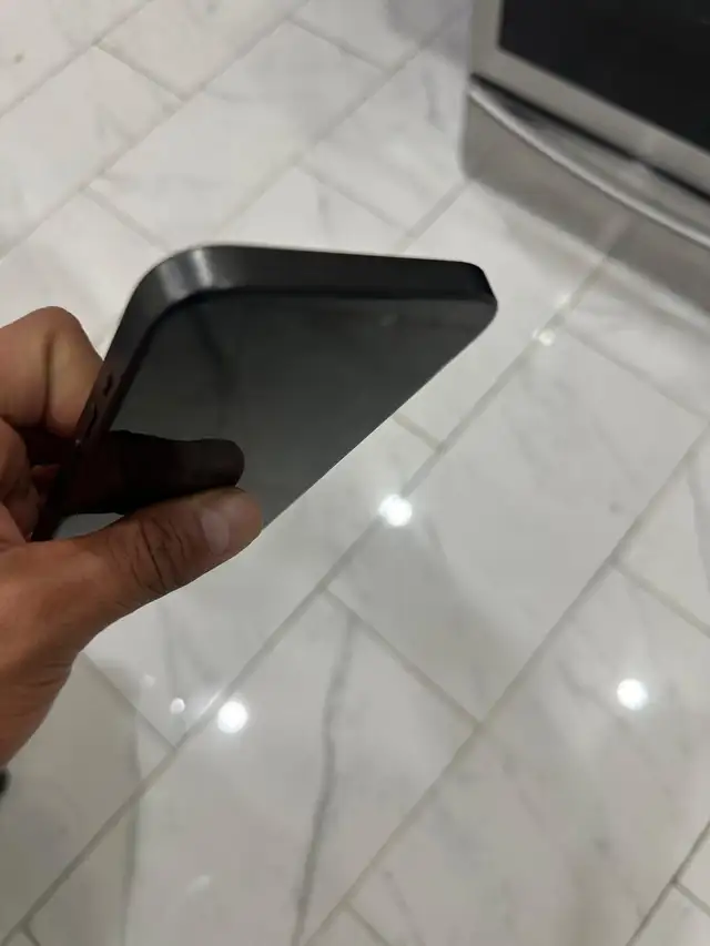 iPhone 15 Pro 128gb 86% batt Airpods/Charger Set/Delivery - Photo 7