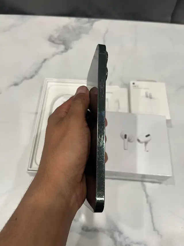 iPhone 13 Pro Max 256GB AirPods/Fast Charger/Delivery - Photo 2