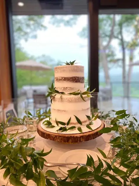 Oakville cakes custom cakes - Photo 2