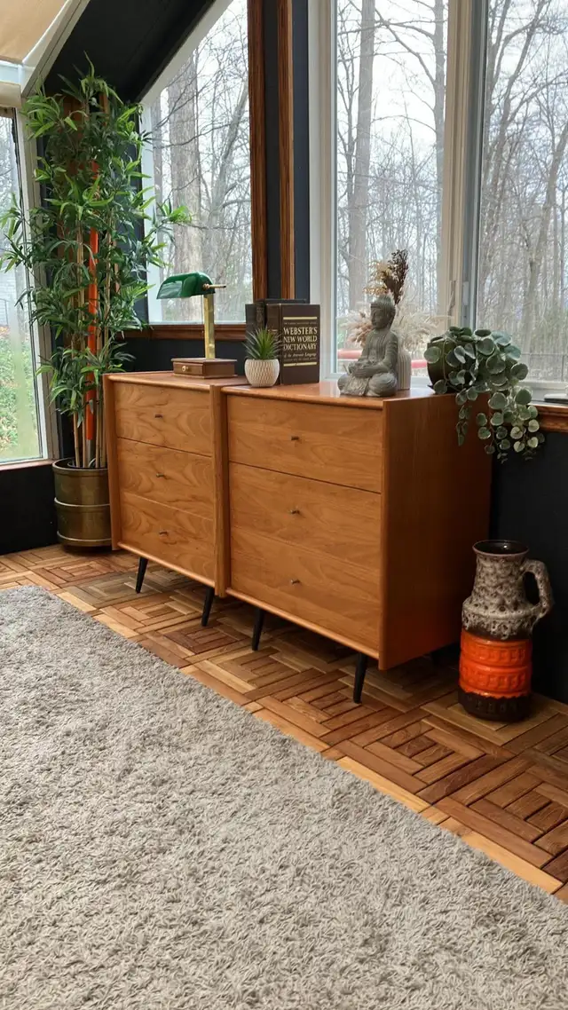 Mid century. Lampe de banquier / TEAK TECK. Crédence, buffet, co