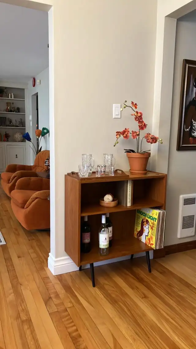 Mid century. TEAK TECK meubles. Buffet, bahut disques vinyles, b