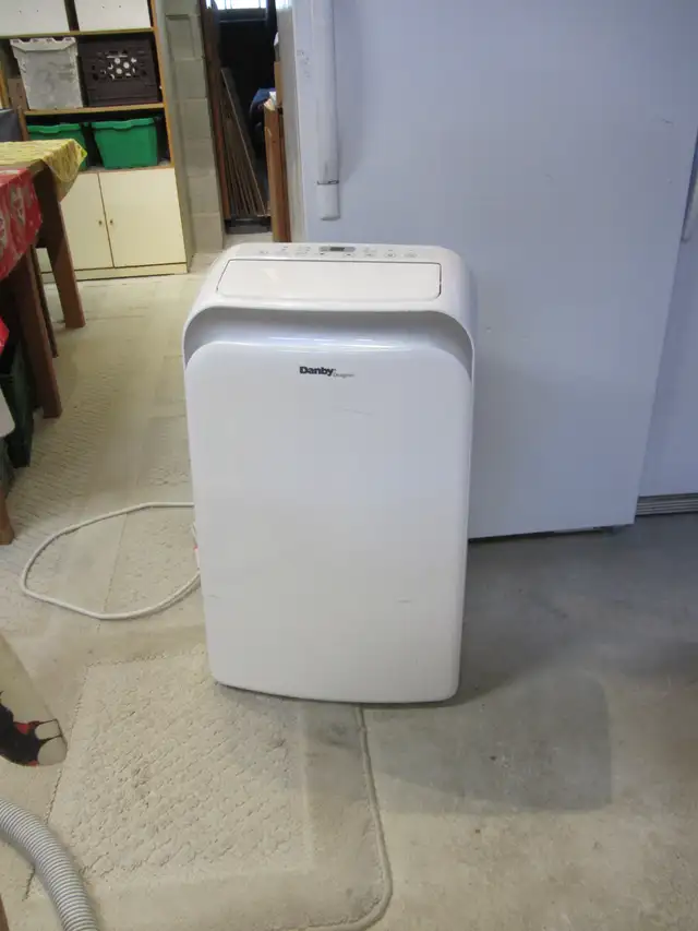 Air climatisé portatif 14000 btu/ portable A/C air conditioner