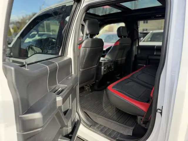 2018 Ford F-150 Lariat - Photo 9