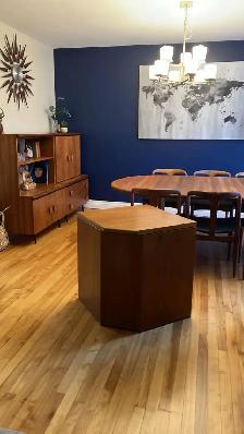 Mid century Meubles TECK TEAK. Commode d'angle / buffet biblioth