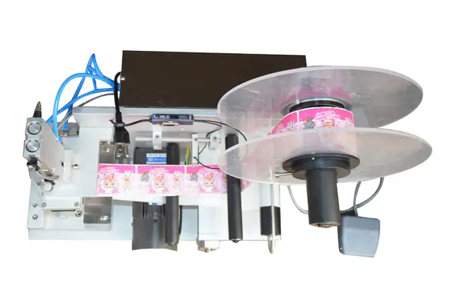 Semi-Automatic Flat Surface Labeling Machine181008 - Photo 6