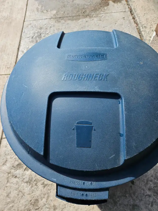 Rubbermaid garbage pail - Photo 3