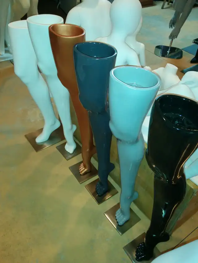 ★★★ JAMBES DE MANNEQUIN ET PRÉSENTOIRS DE MAGASIN PAS CHER ★★★P7