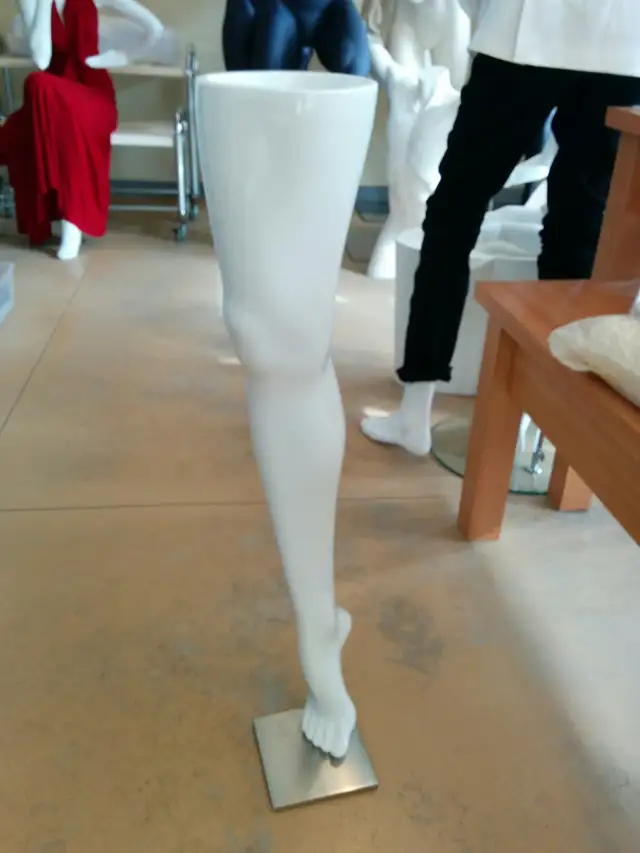 ★★★ JAMBES DE MANNEQUIN ET PRÉSENTOIRS DE MAGASIN PAS CHER ★★★P7 - Photo 2