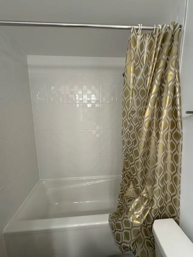 2 bedroom, 1.5 Bath Apartment Townhome: June 1st - Photo 7