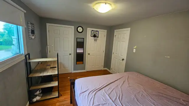 Room available for rent 1st May College Ave W, near University. - Photo 2