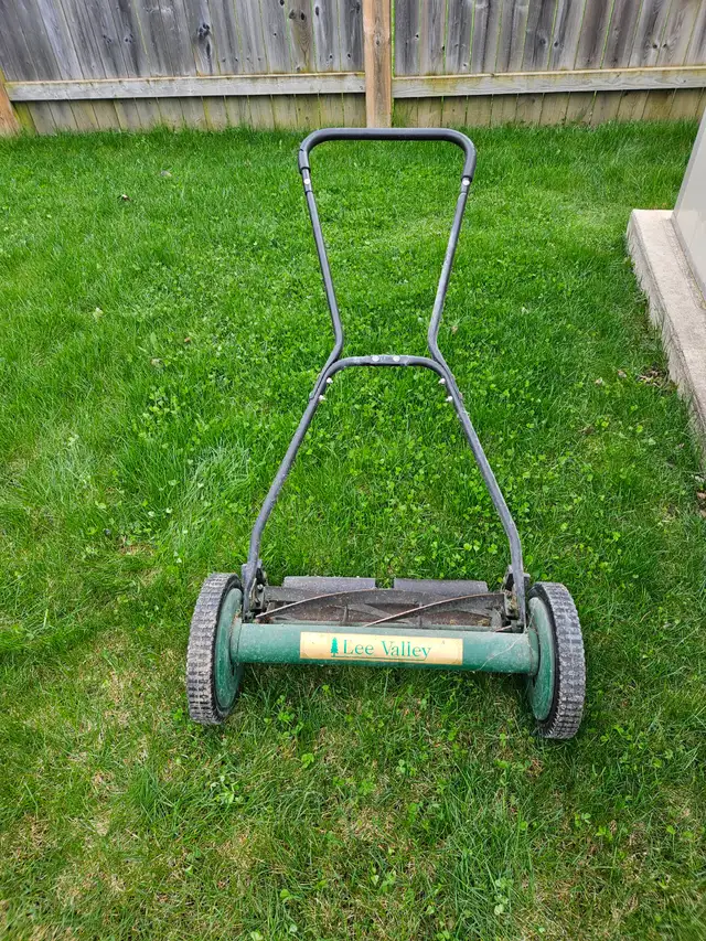 Lee Valley Pushmower