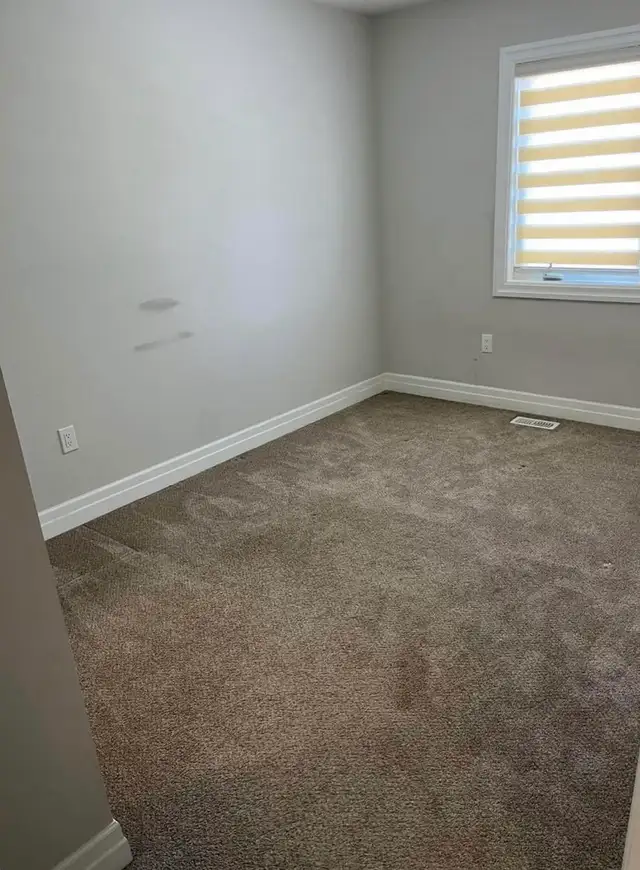 One bedroom available for rent in three bedroom townhouse - Photo 8