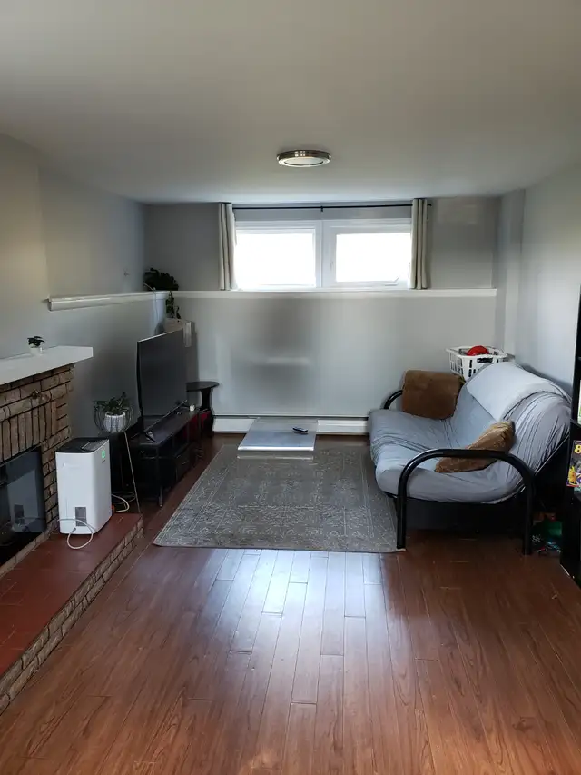 Forest Hills 2 Bedroom apartment $1,700 all inclusive. - Photo 2