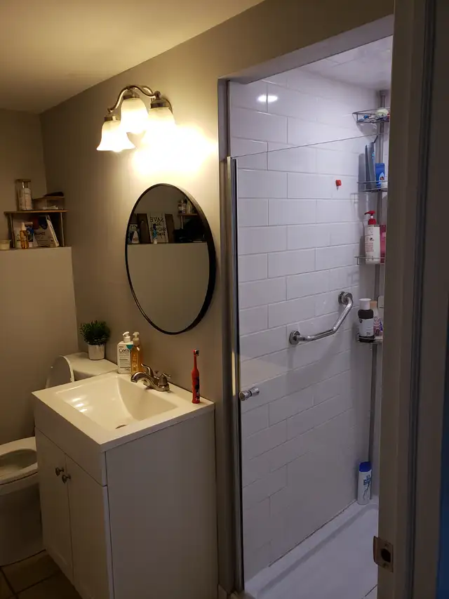 Forest Hills 2 Bedroom apartment $1,700 all inclusive. - Photo 4