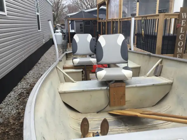 14ft aluminum boat with motor - Photo 2