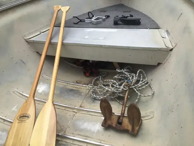 14ft aluminum boat with motor - Photo 3