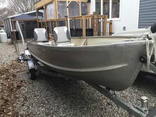14ft aluminum boat with motor - Photo 4
