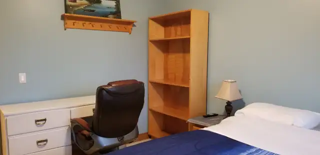 ️ Furnished Room with Mountain Views – Tuscany, NW Calgary - Photo 7