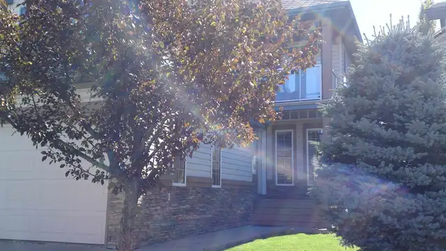 ️ Furnished Room with Mountain Views – Tuscany, NW Calgary - Photo 10