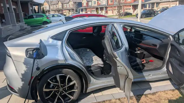 2023 Toyota Prius Prime - Photo 4