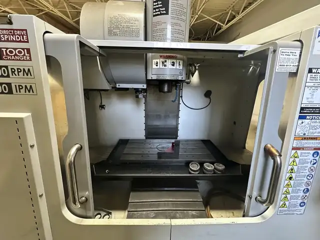 2006 HAAS VF-2SSYTROTARY TABLE - Photo 2