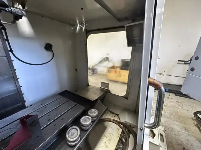 2006 HAAS VF-2SSYTROTARY TABLE - Photo 3