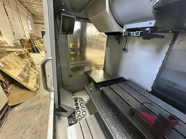 2006 HAAS VF-2SSYTROTARY TABLE - Photo 4