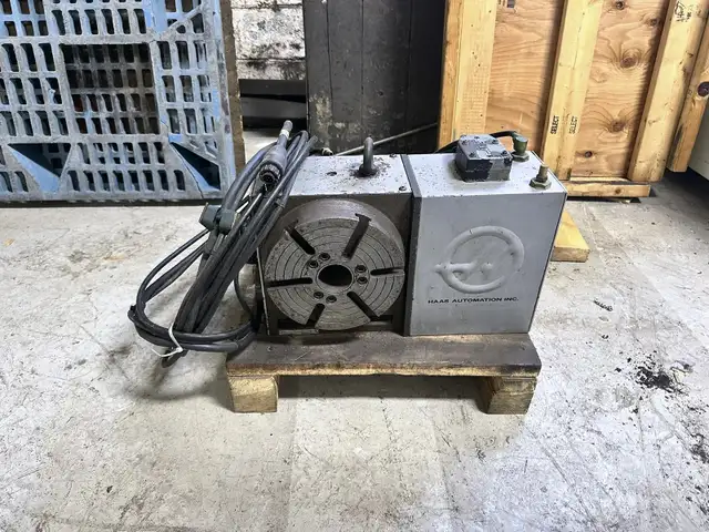 2006 HAAS VF-2SSYTROTARY TABLE - Photo 6