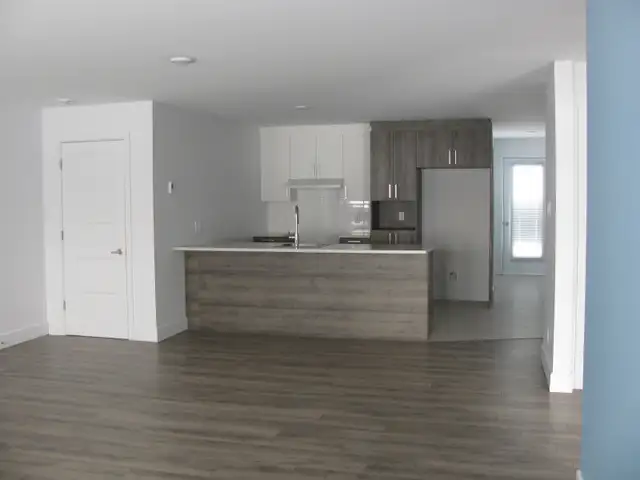 Logement 5 1/2 neuf à louer - Photo 2