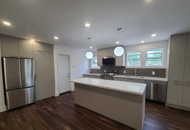 2 Bdrm Eglinton and Avenue - Photo 3