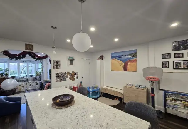 2 Bdrm Eglinton and Avenue - Photo 4