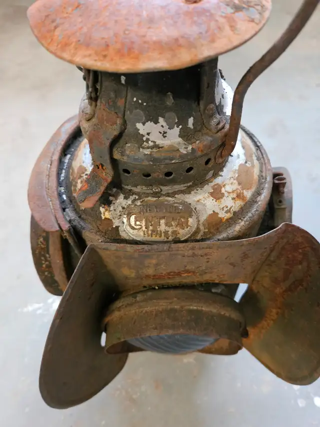 Old railway lantern - Photo 2