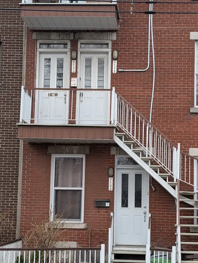 Métro Frontenac, Montréal ~ 4 1/2