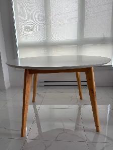 Table salle à manger/ dinner table