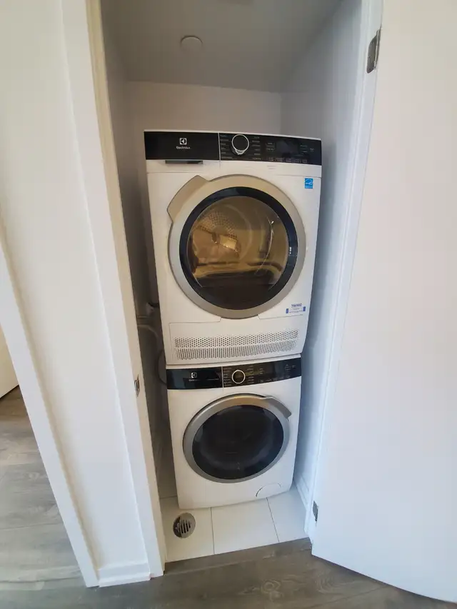 2 Bed 1 Bath Condo Apartment - Photo 9