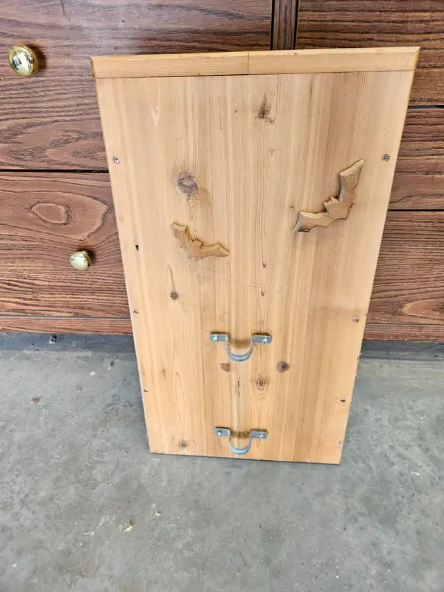 Cedar Bat House - Photo 3