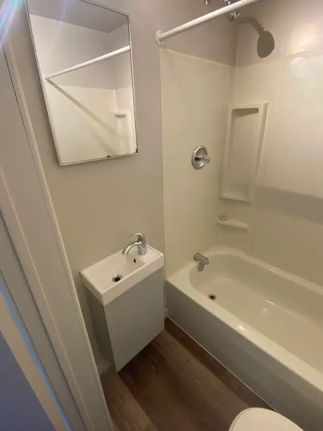 Studio Bachelor Apartment in Durand Neighbourhood - Photo 7