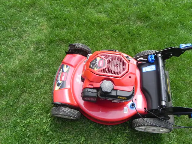 TORO Recycler 22 inch Gas Self Propelled, Personal Pace Mower - Photo 3