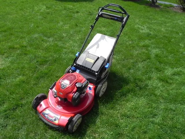 TORO Recycler 22 inch Gas Self Propelled, Personal Pace Mower - Photo 7