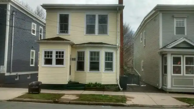 3 BEDROOM APT 5 MINUTES WALK FROM DAL