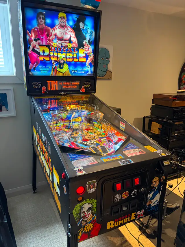 Data East Pinball Machine. Royal Rumble