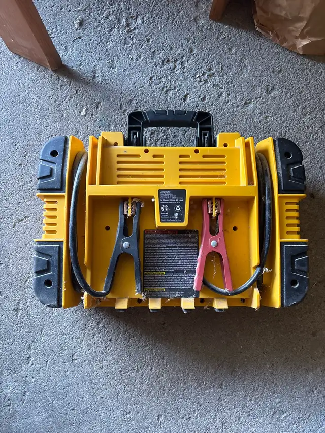 CAT Portable Battery Poster - Photo 2