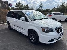 2015 CHRYSLER TOWN & COUNTRY S  FULLY LOADED  7 PASSENGERS